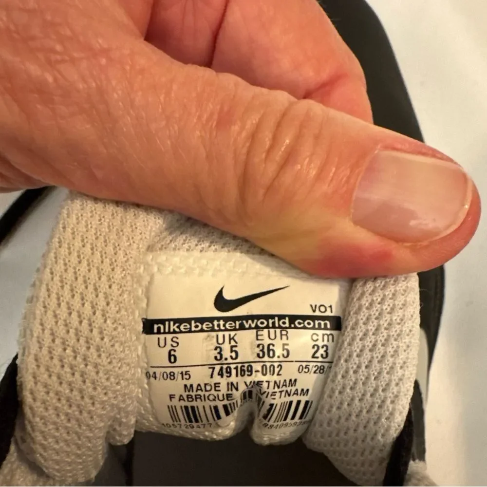Nike Women's Black Trainers